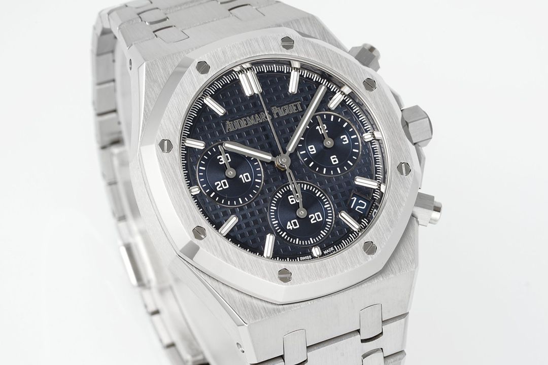Audemars Piguet Royal Oak 26240ST Selfwinding Chronograph Wrist Watch