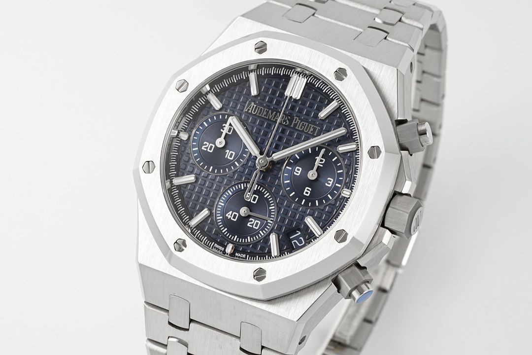 Audemars Piguet Royal Oak 26240ST Selfwinding Chronograph Wrist Watch
