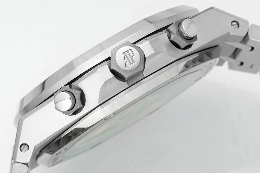 Audemars Piguet Royal Oak 26240ST Selfwinding Chronograph Wrist Watch