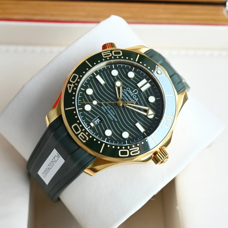 Omega The new Omega Seamaster Gold and green gold-plated 42mm mechanical watch