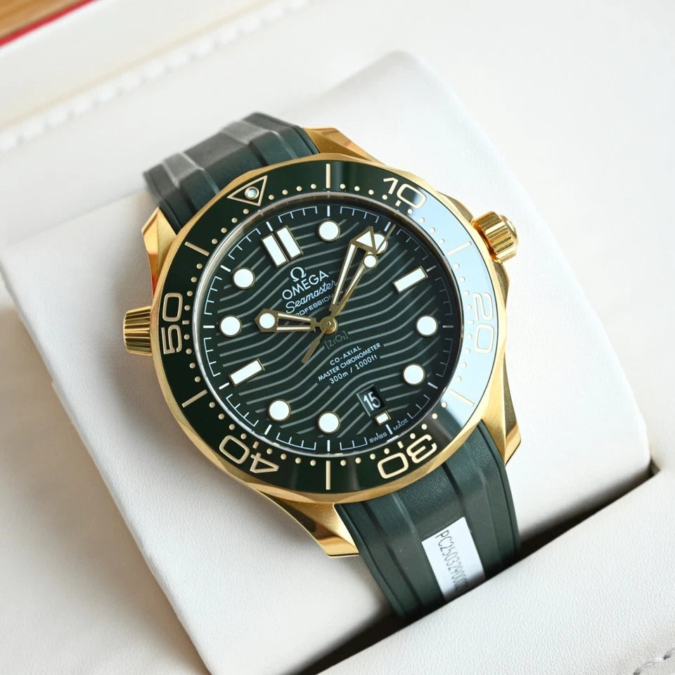 Omega The new Omega Seamaster Gold and green gold-plated 42mm mechanical watch