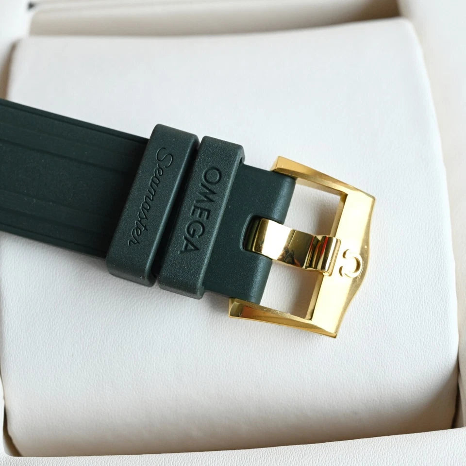 Omega The new Omega Seamaster Gold and green gold-plated 42mm mechanical watch