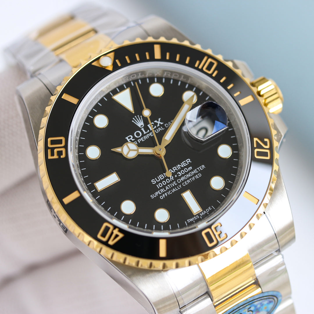 Rolex Perpetual Date Submariner Wrist Watch