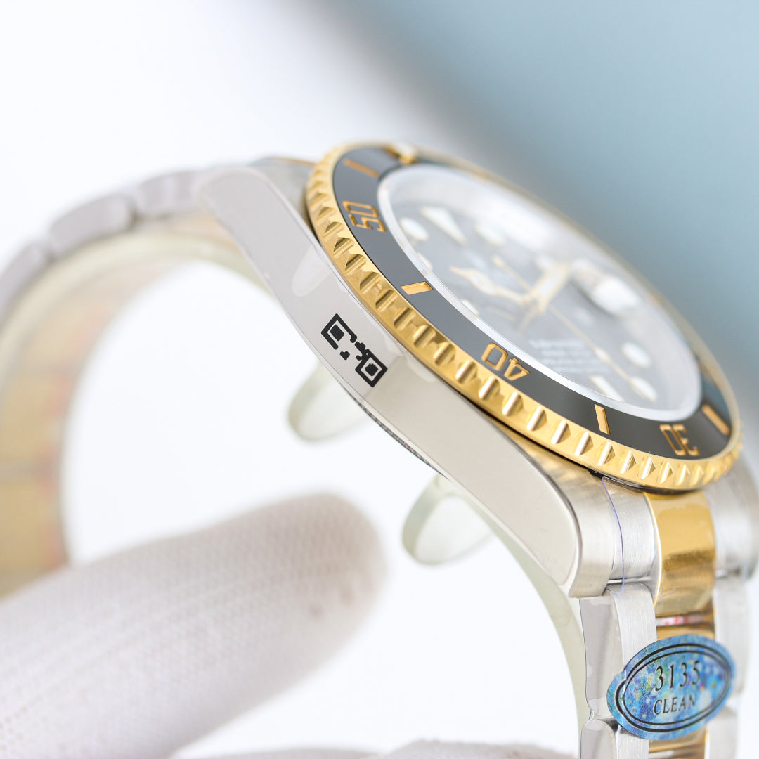 Rolex Perpetual Date Submariner Wrist Watch