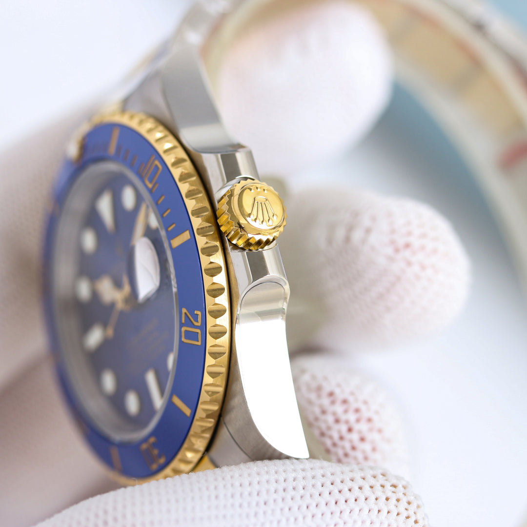 Rolex Perpetual Date Submariner Wrist Watch