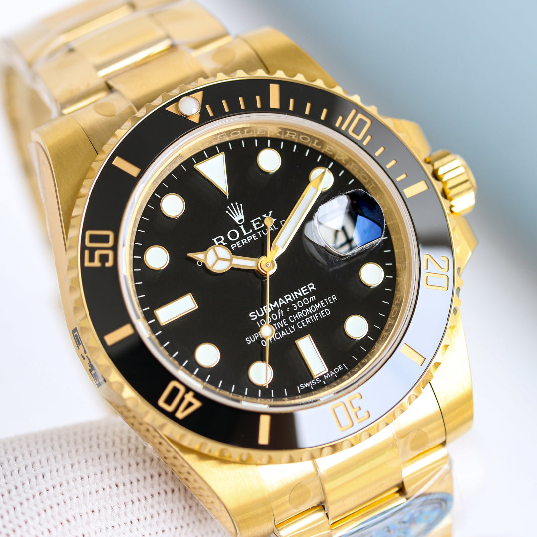 Rolex Perpetual Date Submariner Wrist Watch