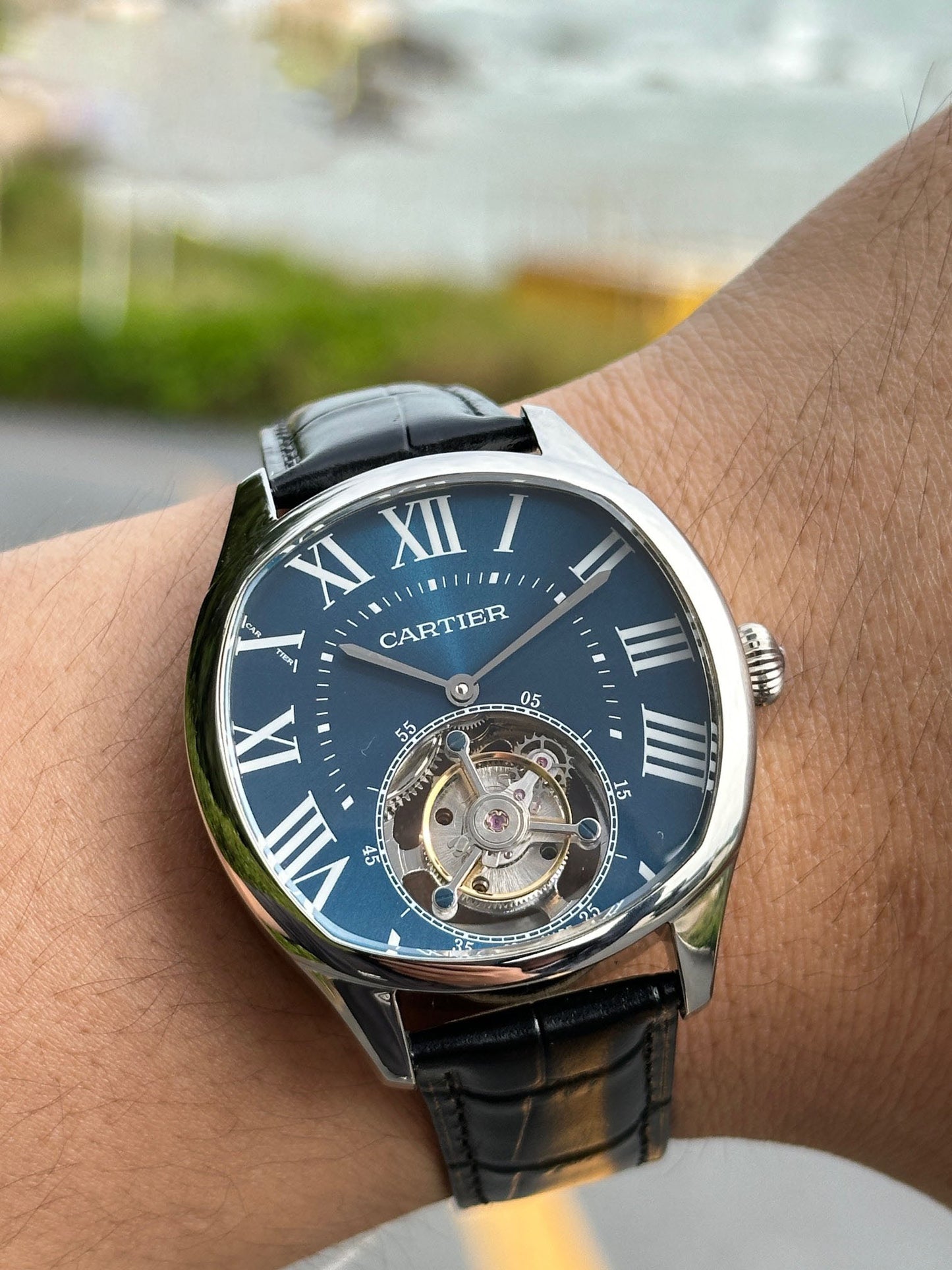 Cartier Rotonde de Cartier series floating tourbillon watch
