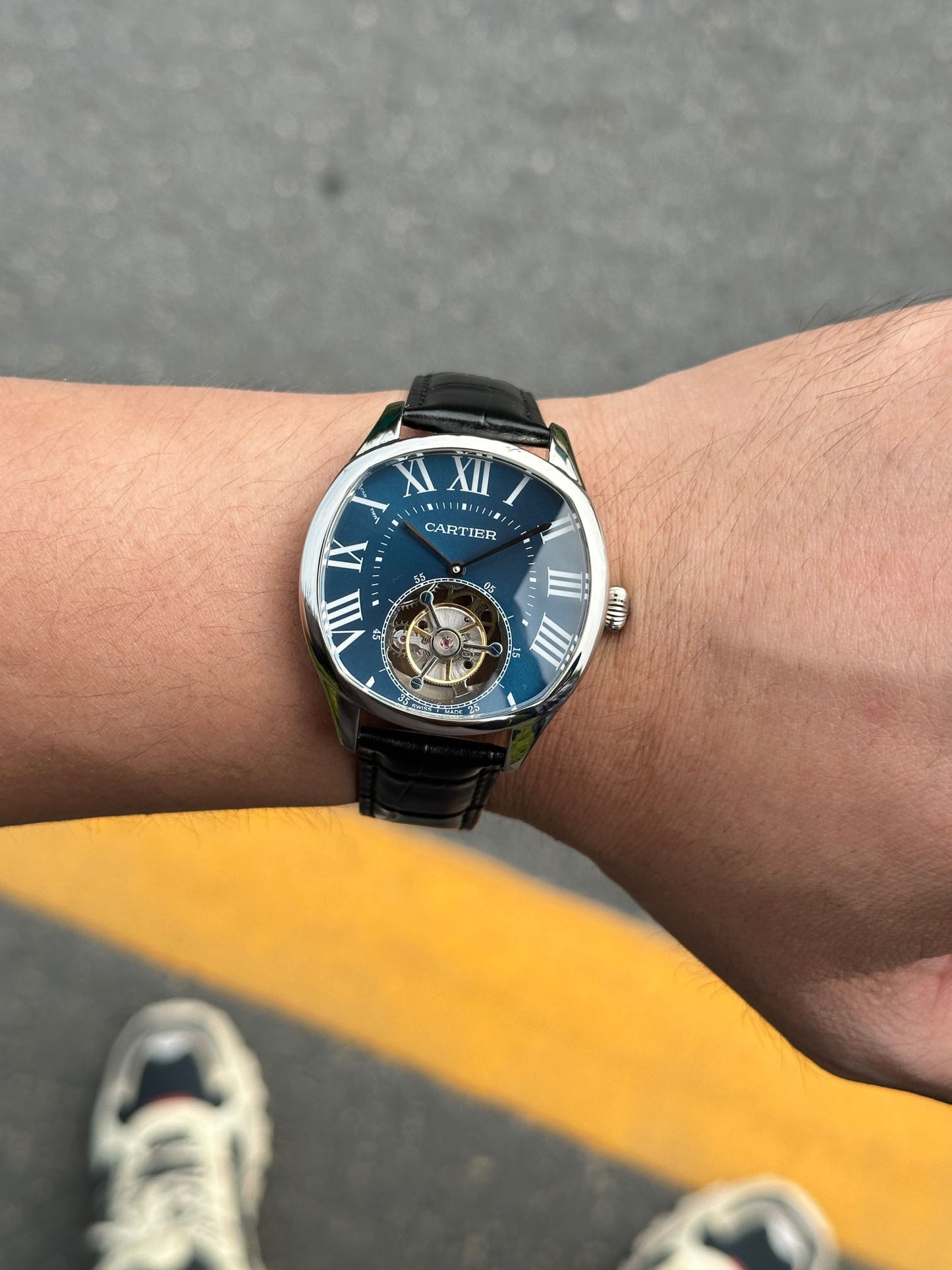 Cartier Rotonde de Cartier series floating tourbillon watch