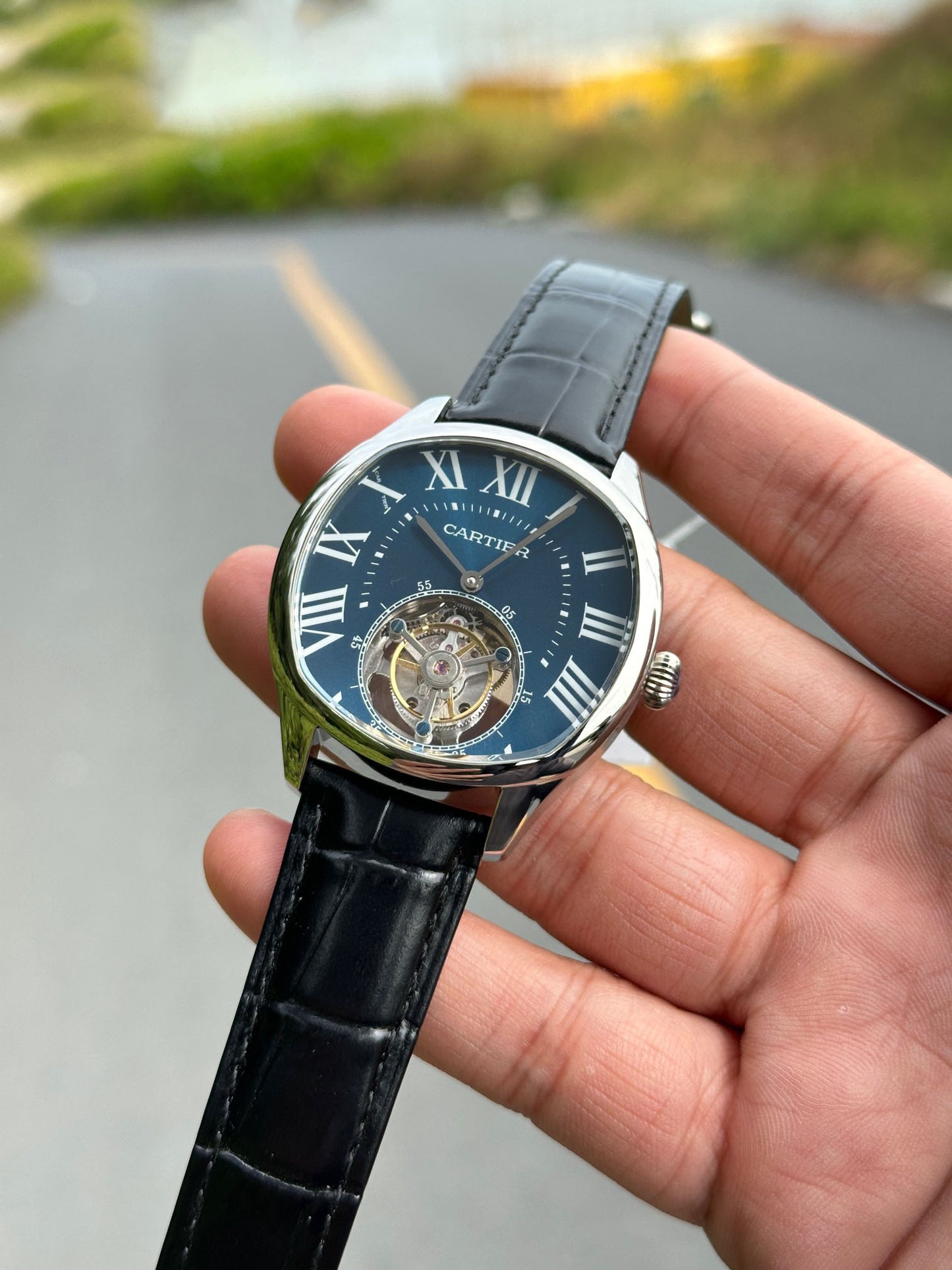 Cartier Rotonde de Cartier series floating tourbillon watch