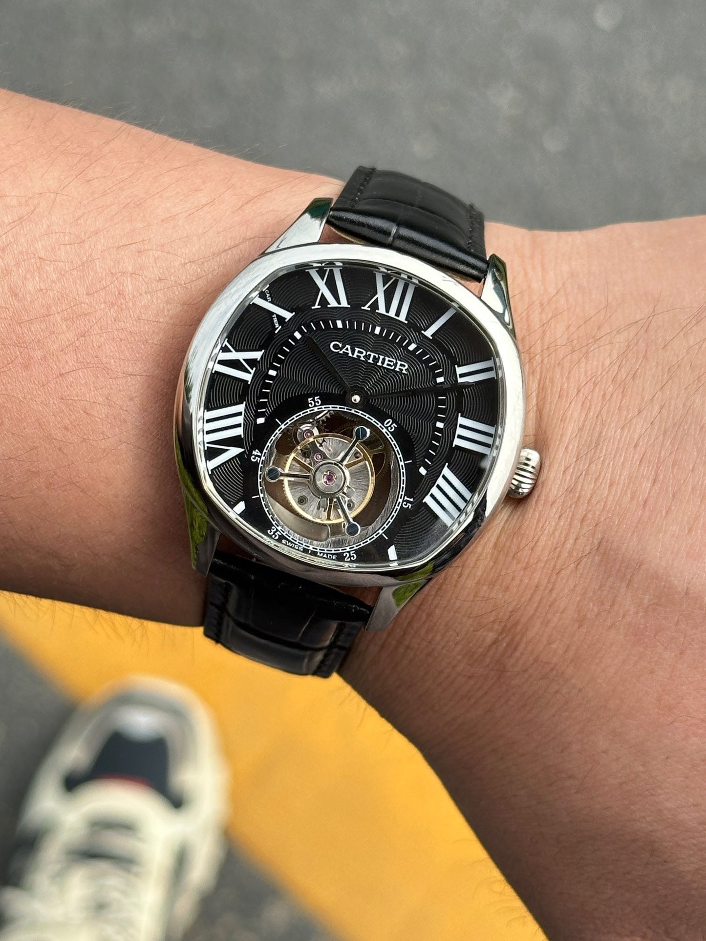 Cartier Rotonde de Cartier series floating tourbillon watch