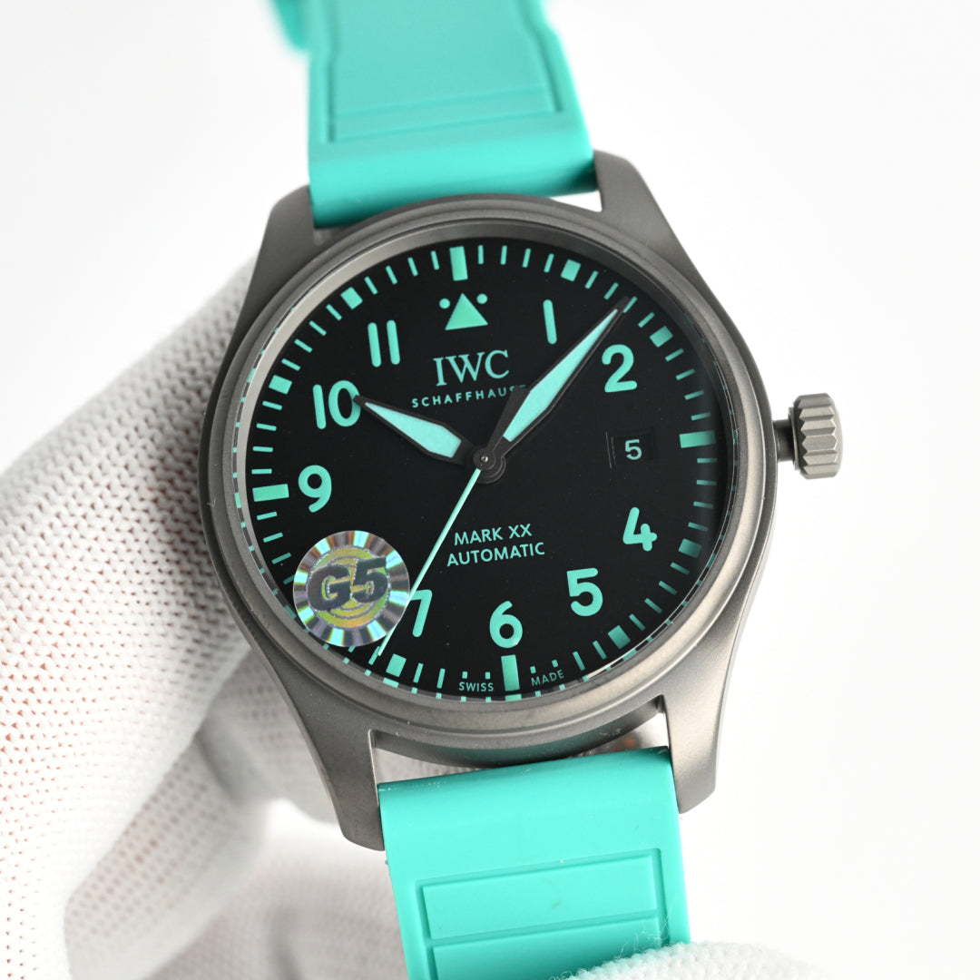 IWC PILOT'S WATCHES Mercedes-AMG PETRONAS Formula One™ Team IW328210