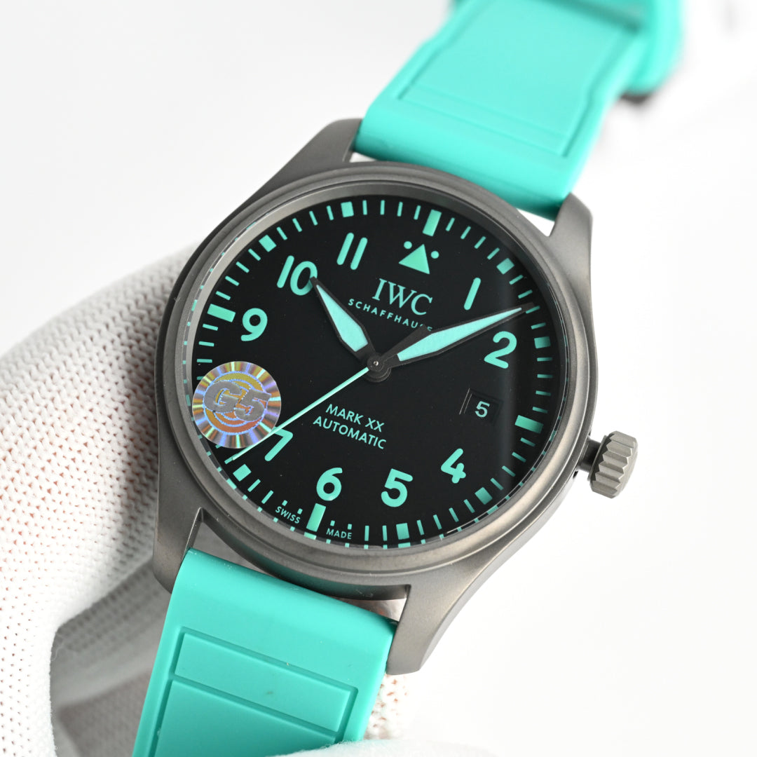 IWC PILOT'S WATCHES Mercedes-AMG PETRONAS Formula One™ Team IW328210