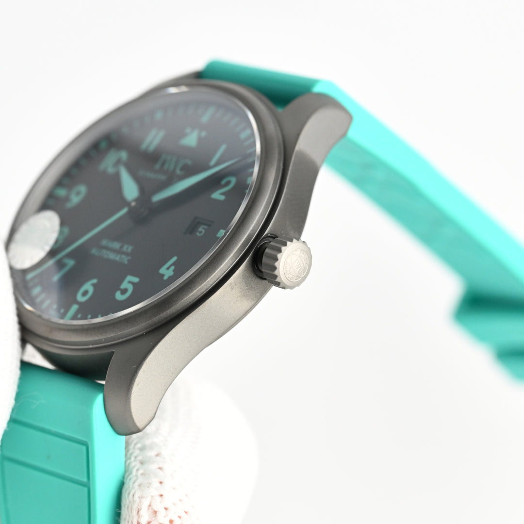 IWC PILOT'S WATCHES Mercedes-AMG PETRONAS Formula One™ Team IW328210