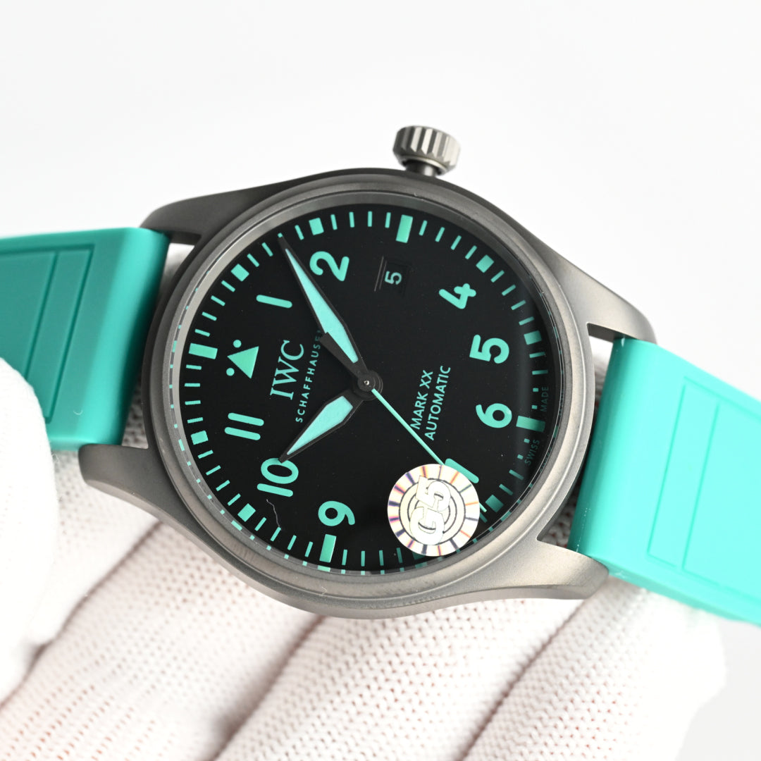 IWC PILOT'S WATCHES Mercedes-AMG PETRONAS Formula One™ Team IW328210