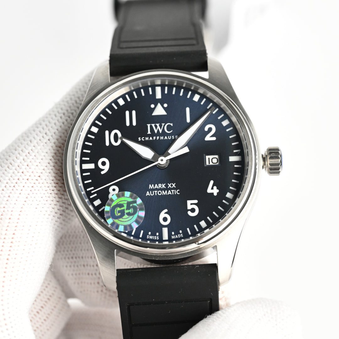 IWC PILOT'S WATCHES Mercedes-AMG PETRONAS Formula One™ Team IW328210