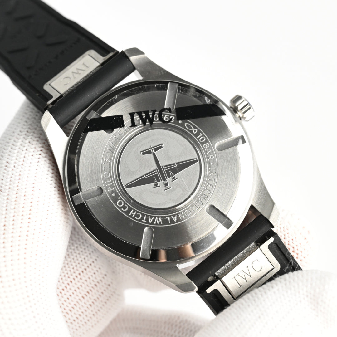 IWC PILOT'S WATCHES Mercedes-AMG PETRONAS Formula One™ Team IW328210