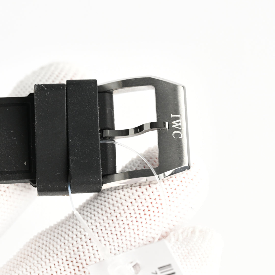 IWC PILOT'S WATCHES Mercedes-AMG PETRONAS Formula One™ Team IW328210
