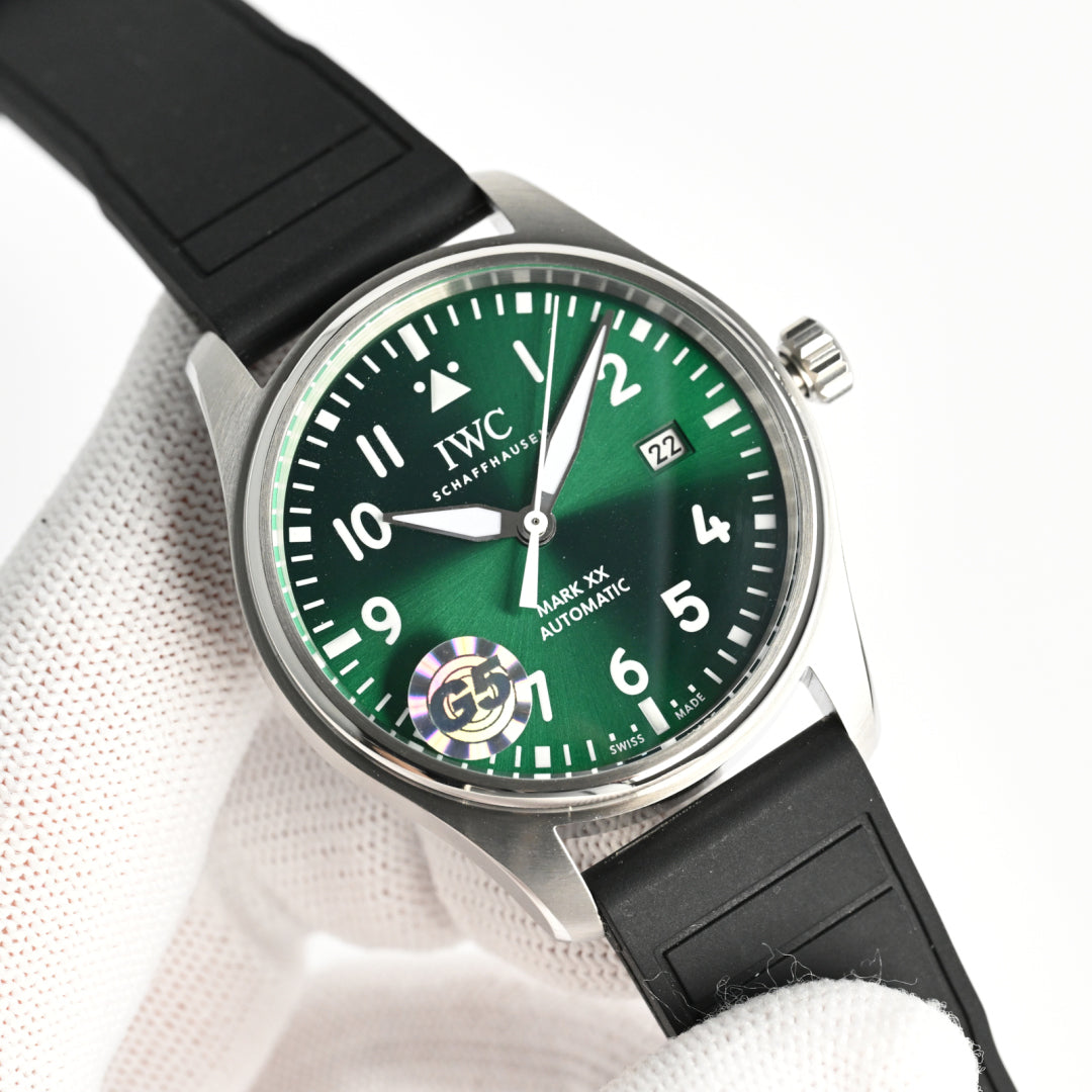 IWC PILOT'S WATCHES Mercedes-AMG PETRONAS Formula One™ Team IW328210