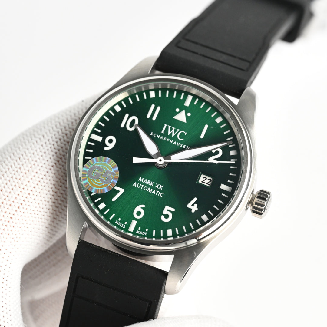 IWC PILOT'S WATCHES Mercedes-AMG PETRONAS Formula One™ Team IW328210