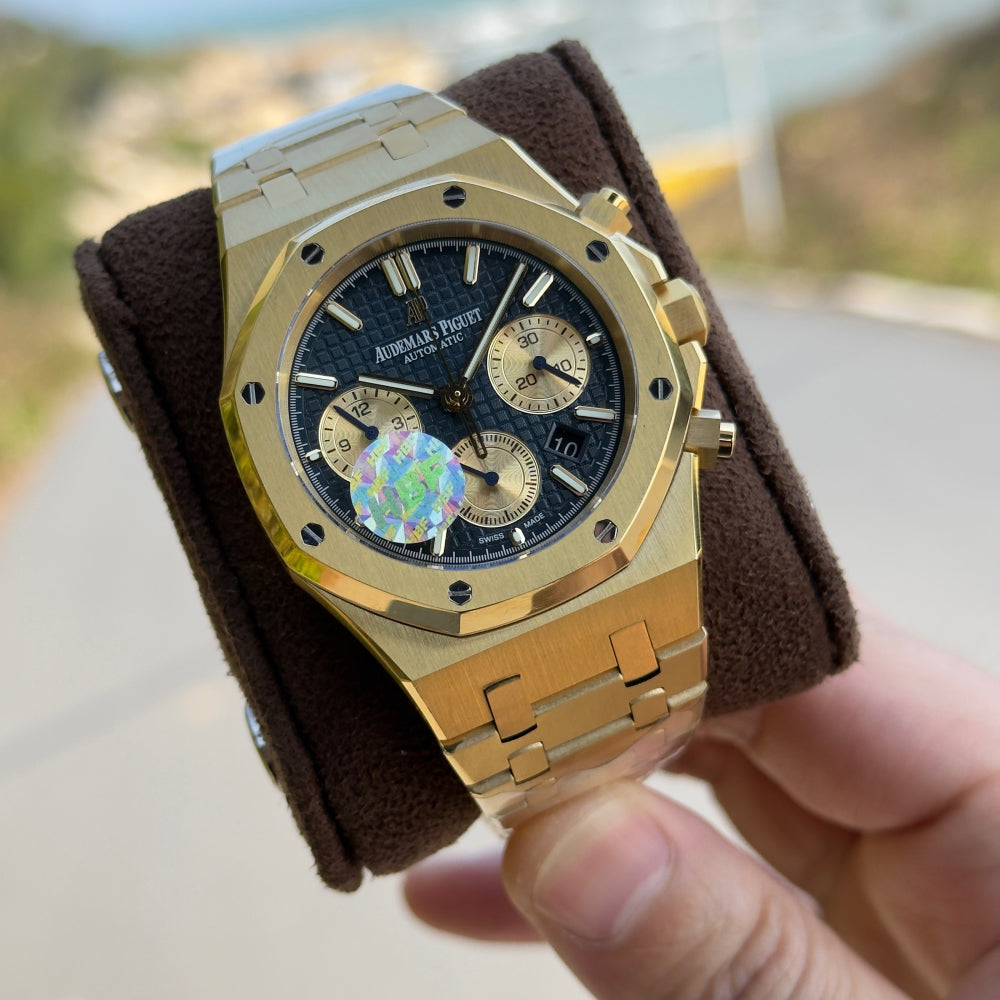 Audemars Piguet Royal Oak Chronograph Luminous Wrist Watch