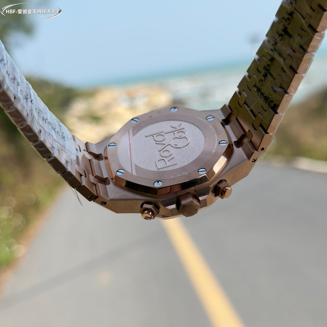 Audemars Piguet Royal Oak Chronograph Luminous Wrist Watch