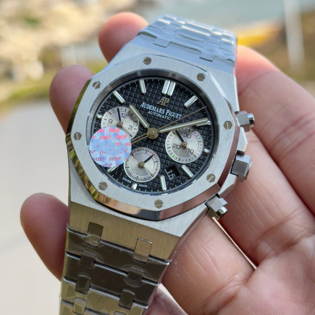 Audemars Piguet Royal Oak Chronograph Luminous Wrist Watch