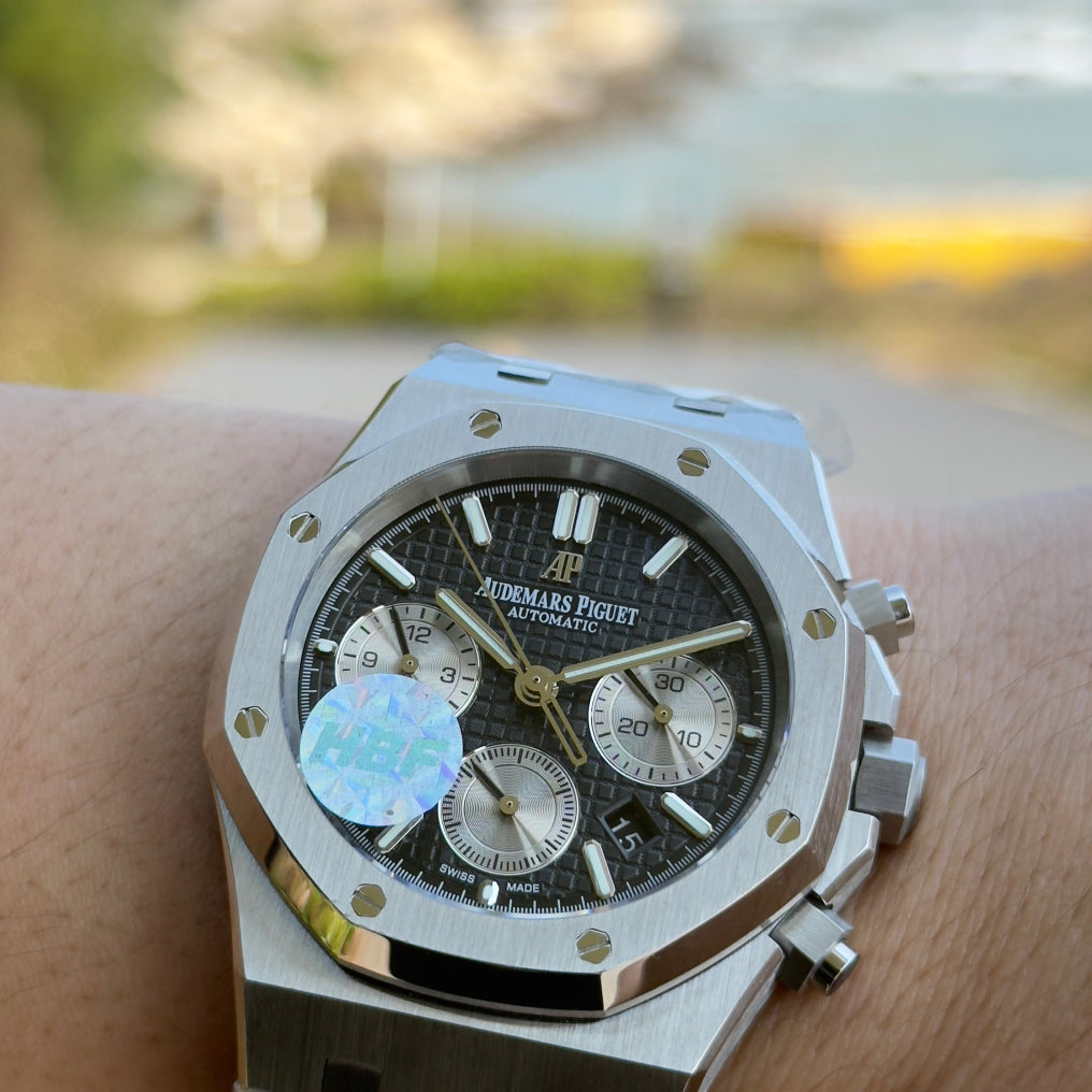 Audemars Piguet Royal Oak Chronograph Luminous Wrist Watch
