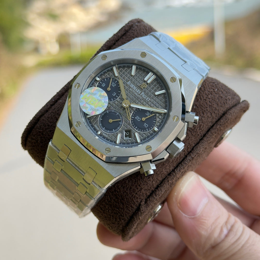 Audemars Piguet Royal Oak Chronograph Luminous Wrist Watch