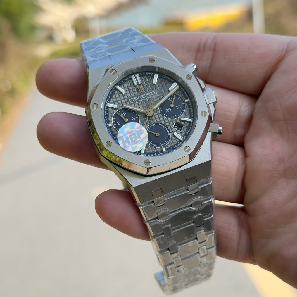 Audemars Piguet Royal Oak Chronograph Luminous Wrist Watch