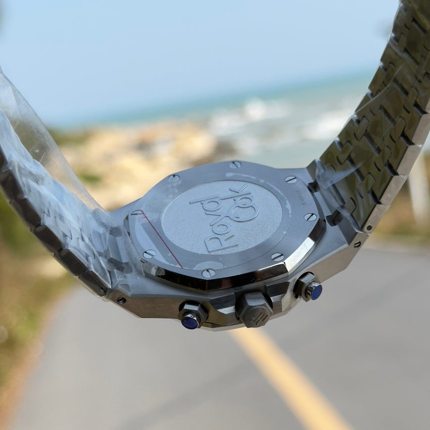 Audemars Piguet Royal Oak Chronograph Luminous Wrist Watch