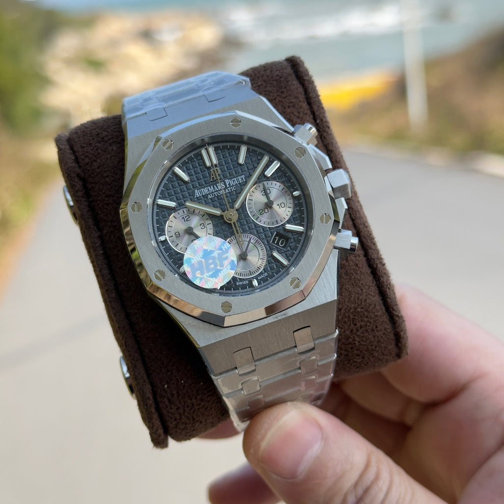 Audemars Piguet Royal Oak Chronograph Luminous Wrist Watch