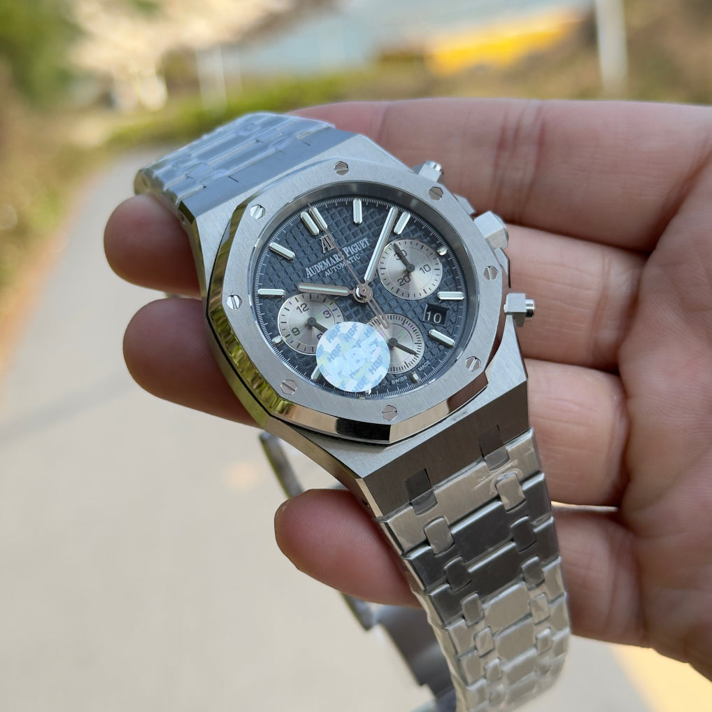 Audemars Piguet Royal Oak Chronograph Luminous Wrist Watch
