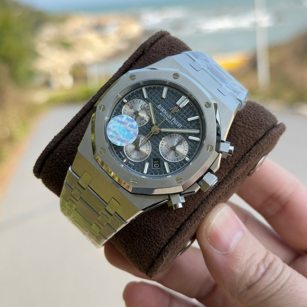 Audemars Piguet Royal Oak Chronograph Luminous Wrist Watch