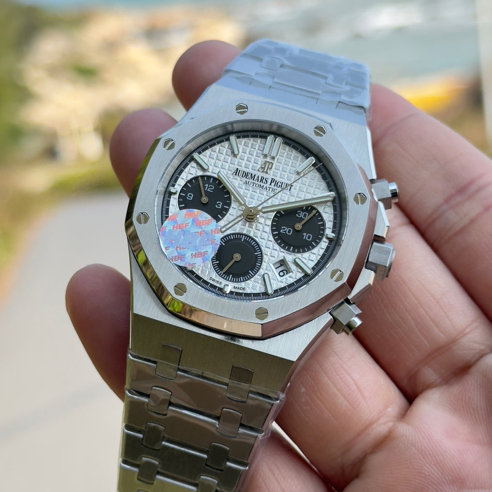 Audemars Piguet Royal Oak Chronograph Luminous Wrist Watch