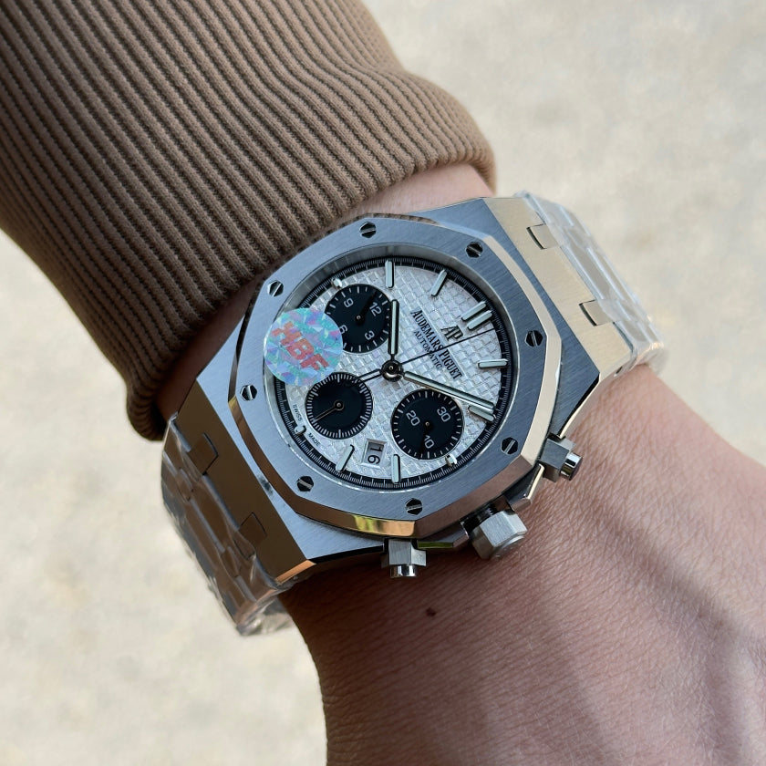 Audemars Piguet Royal Oak Chronograph Luminous Wrist Watch