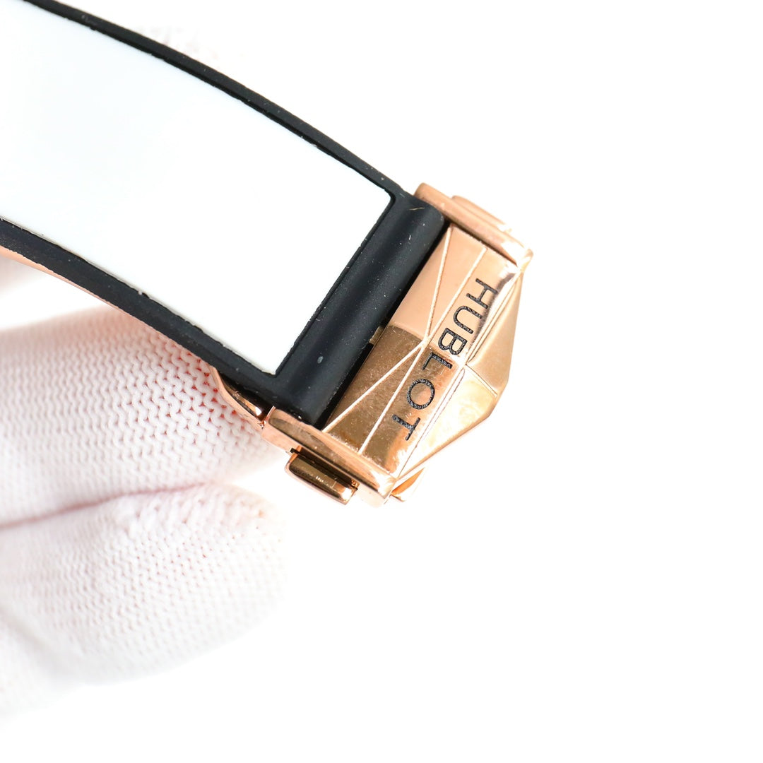 Hublot's brand new tattoo second-generation diamond inlaid watch