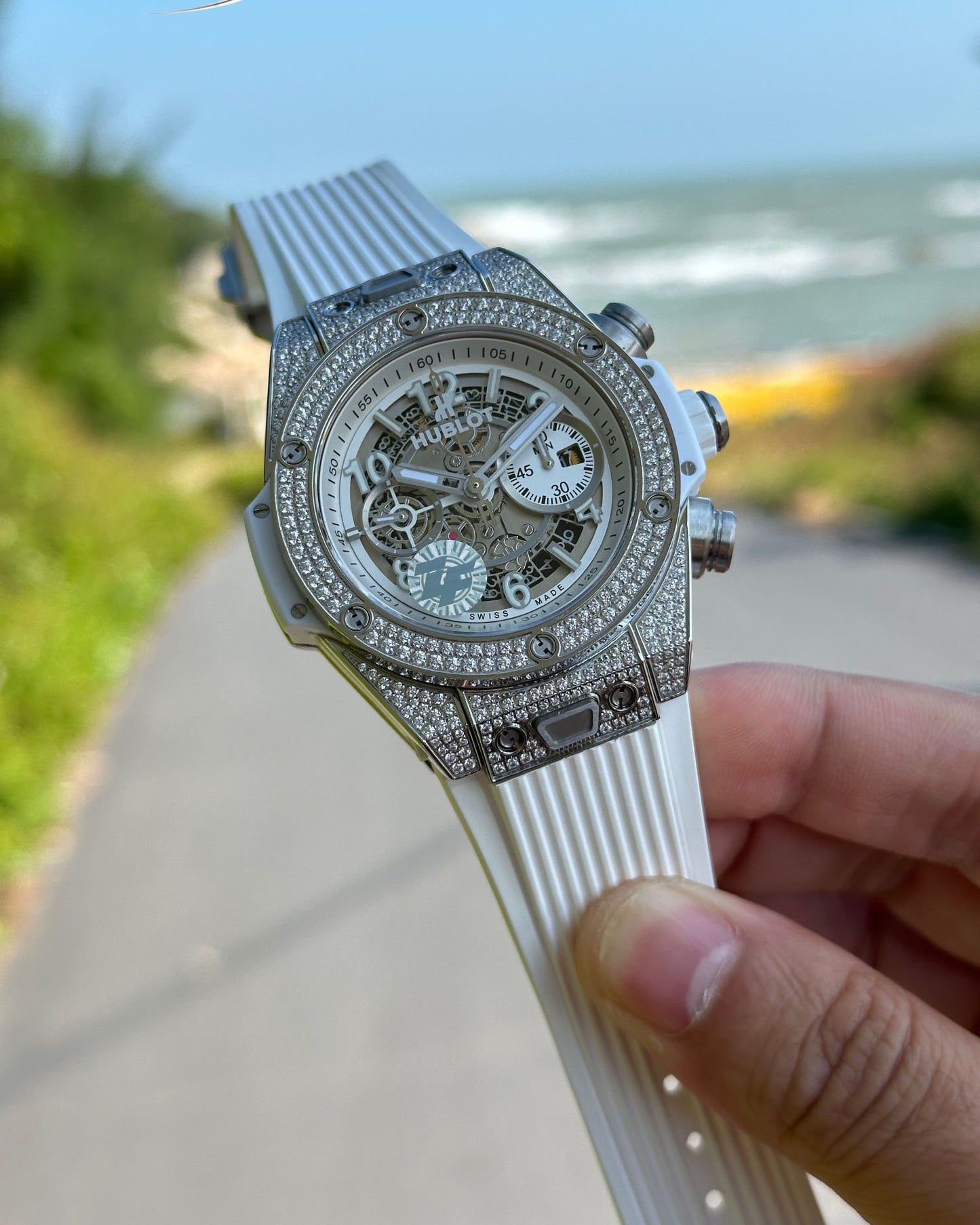 Hublot Big Bang Explosion Element Material Full Diamond Watch