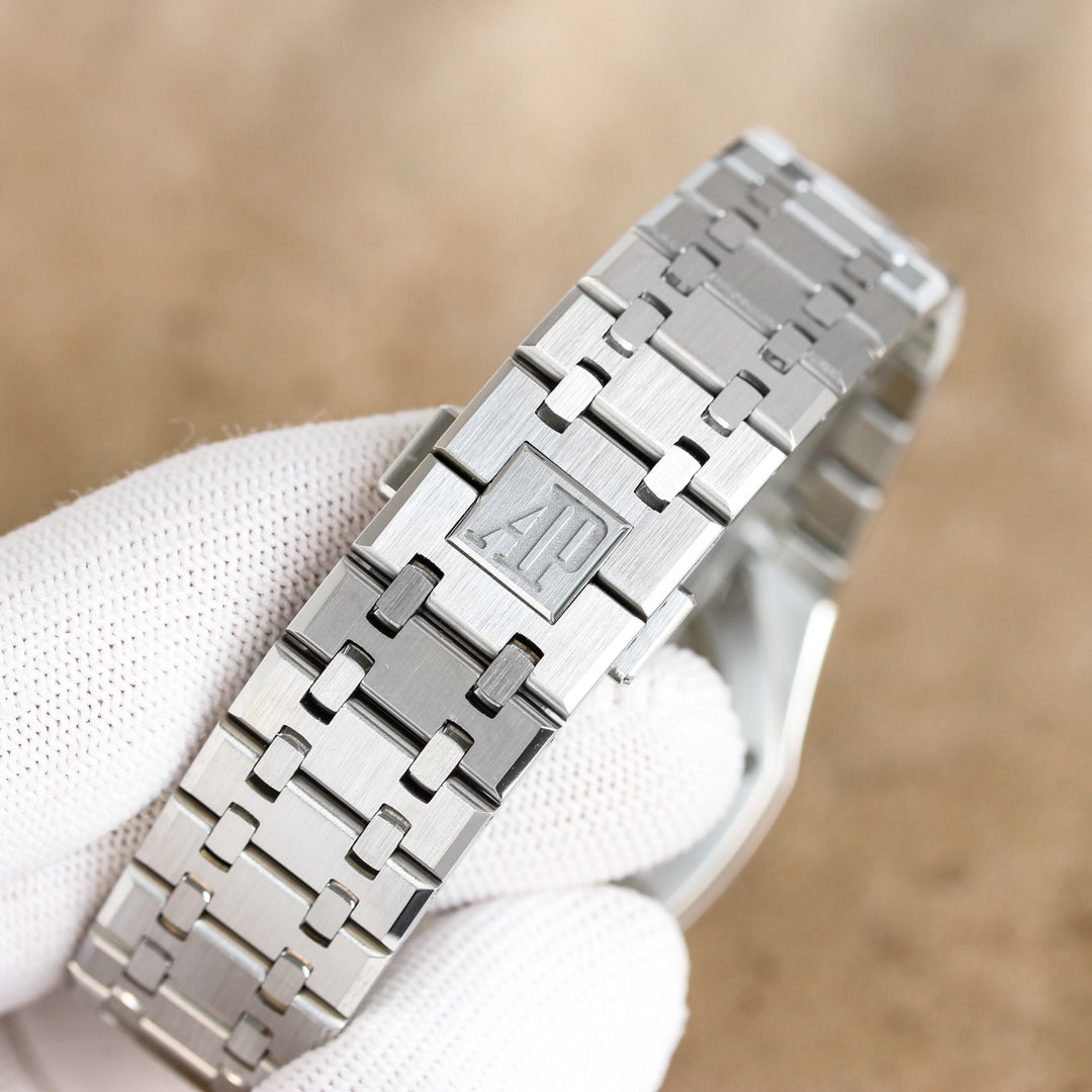 Audemars Piguet Royal Oak 15500 Wrist Watch