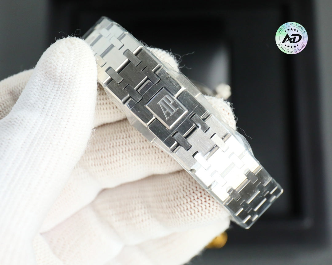 Audemars Piguet Royal Oak Quartz Women's Wrist Watch
