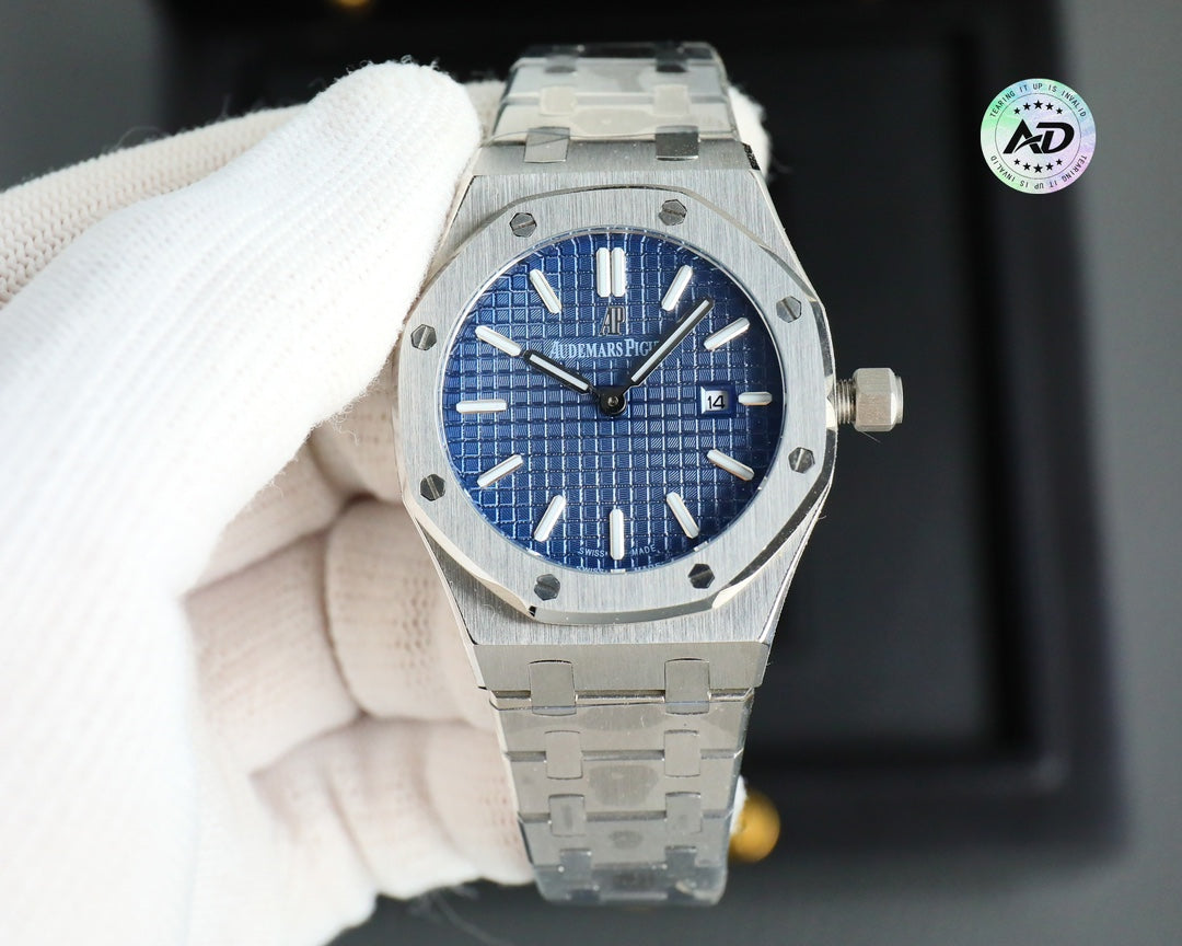 Audemars Piguet Royal Oak Quartz Wrist Watch for Women