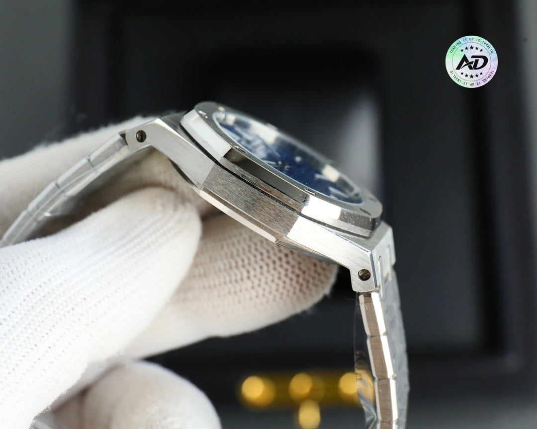 Audemars Piguet Royal Oak Quartz Wrist Watch for Women