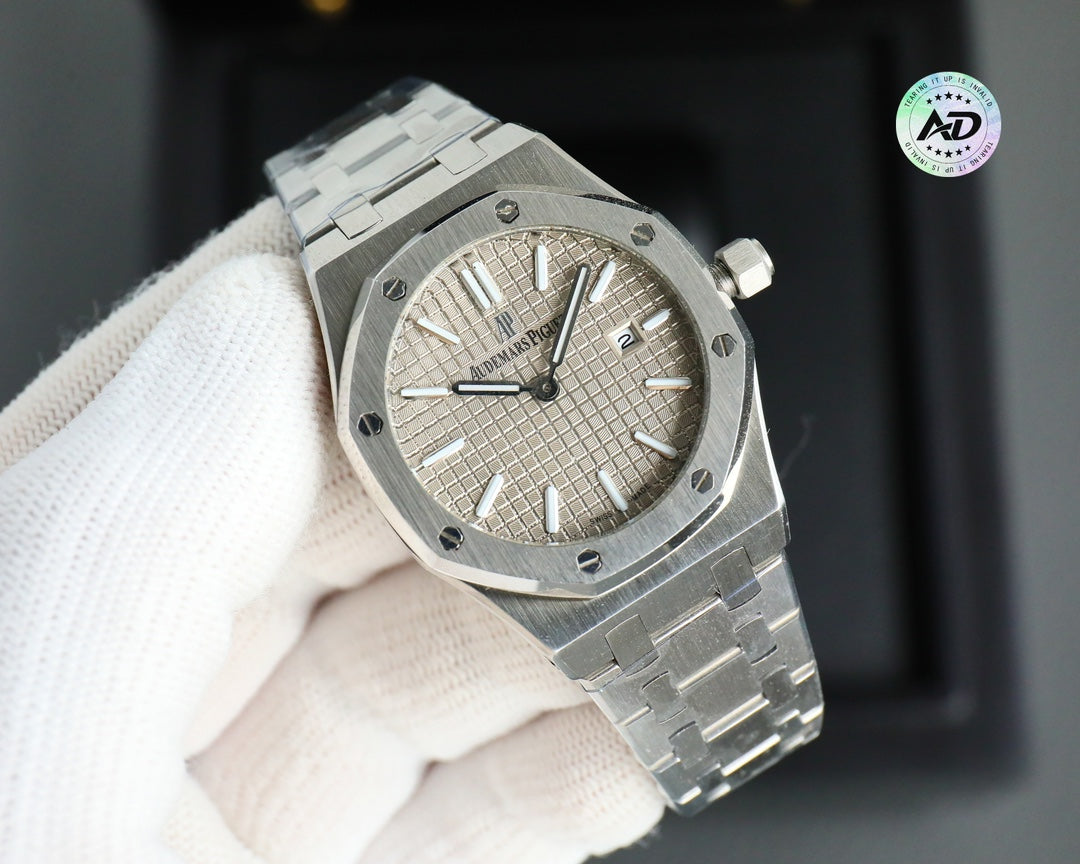 Audemars Piguet Royal Oak Quartz Wrist Watch for Women