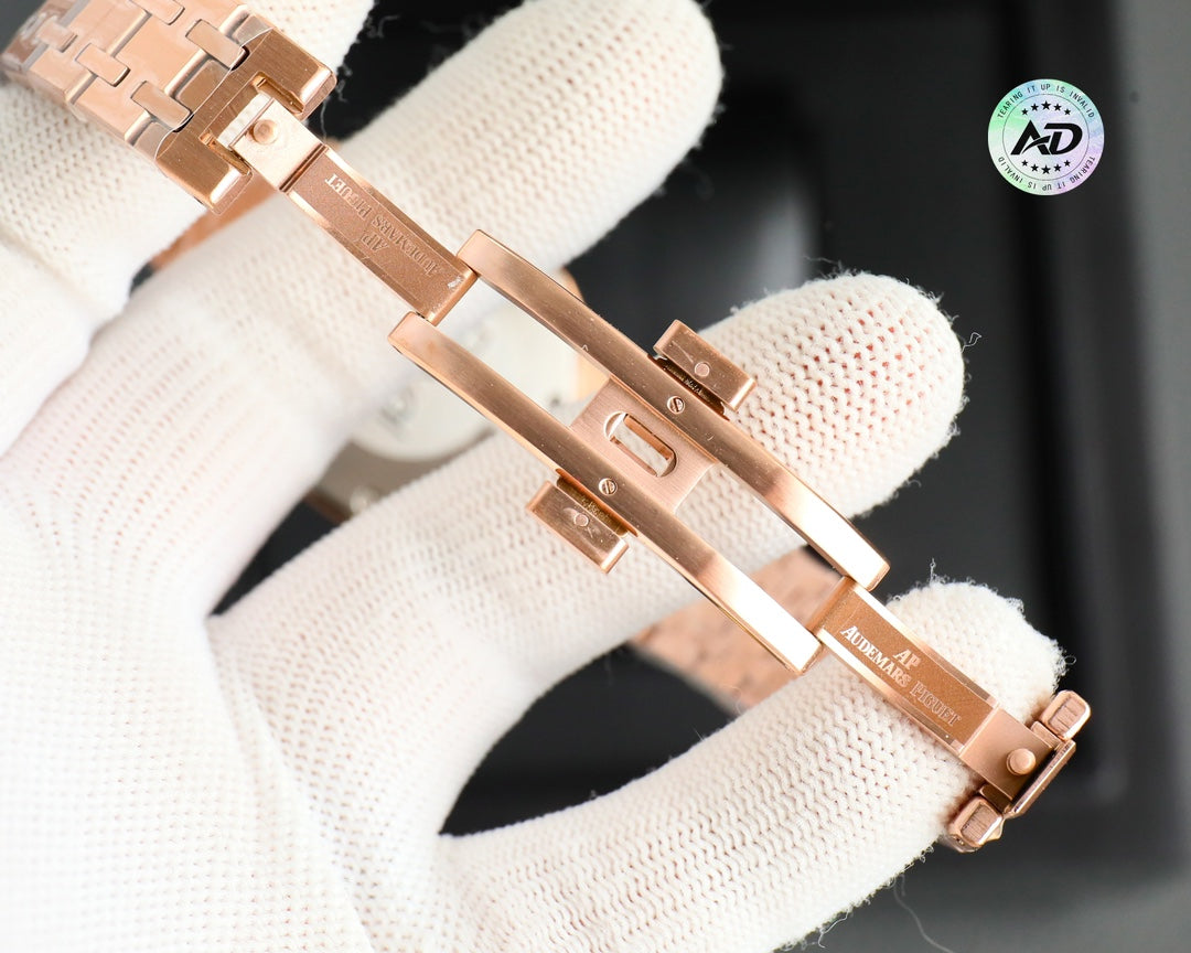 Audemars Piguet Royal Oak Quartz Wrist Watch for Women