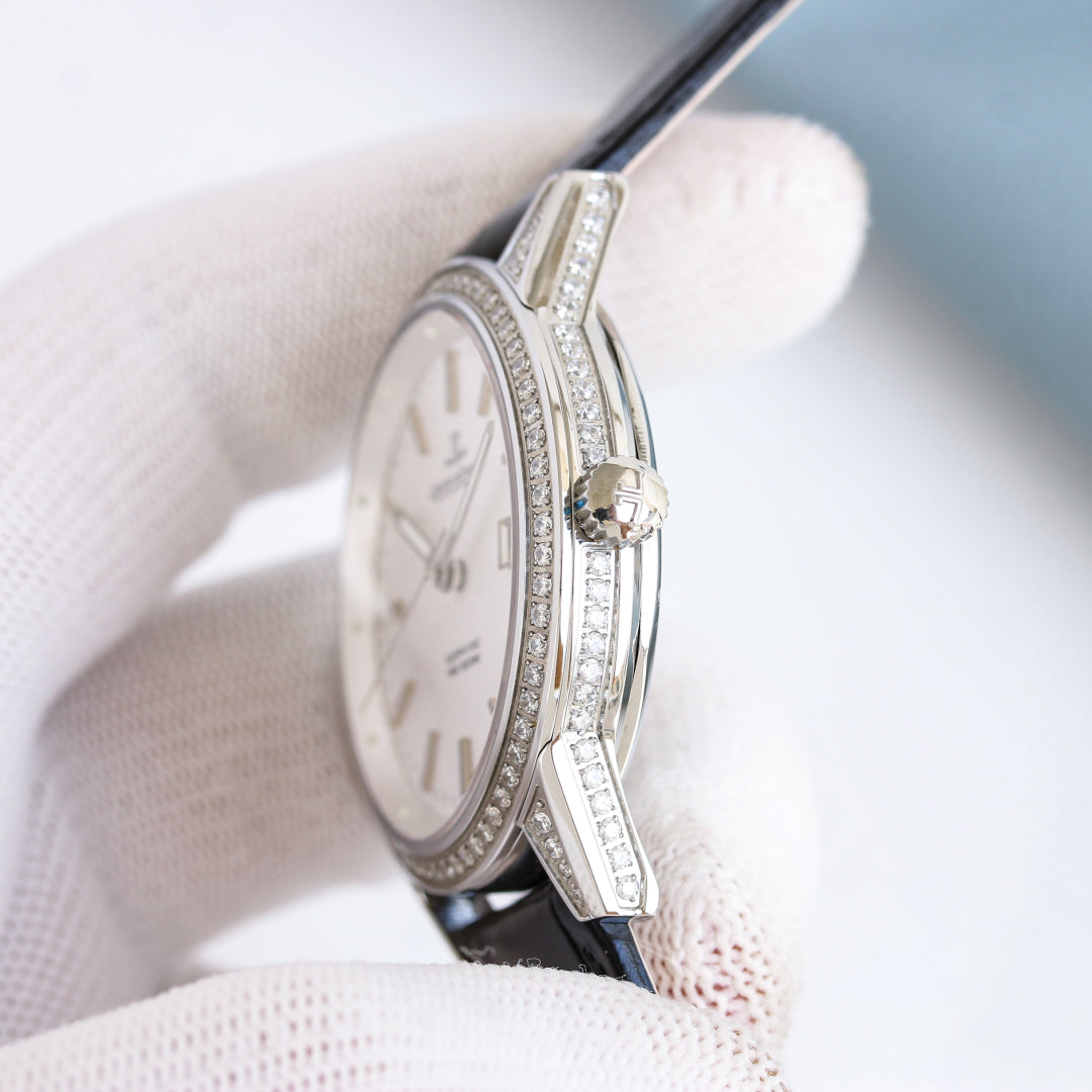 Jaeger-LeCoultre Geophysic Universal Time Wrist Watch