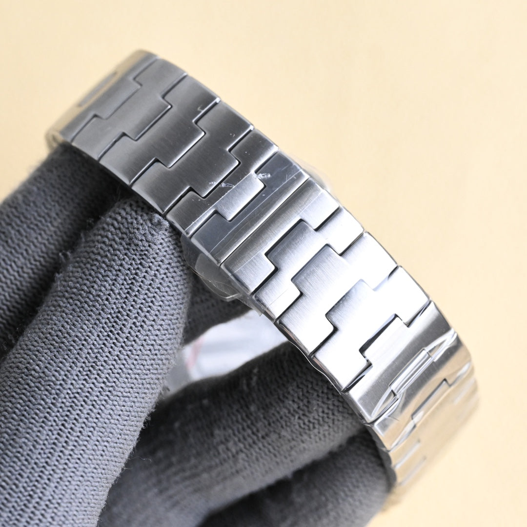 Panerai Submersible BMG-TECH 47 Wrist Watch