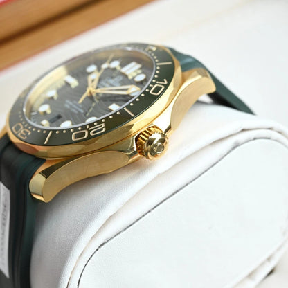 Omega The new Omega Seamaster Gold and green gold-plated 42mm mechanical watch