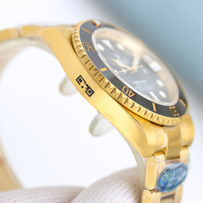 Rolex Perpetual Date Submariner Wrist Watch