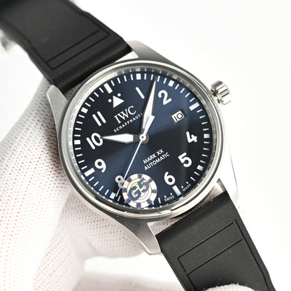 IWC PILOT'S WATCHES Mercedes-AMG PETRONAS Formula One™ Team IW328210