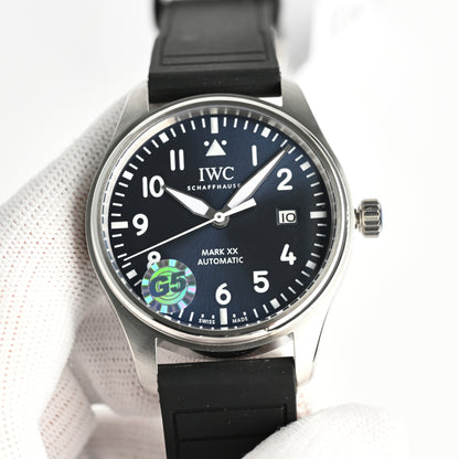 IWC PILOT'S WATCHES Mercedes-AMG PETRONAS Formula One™ Team IW328210