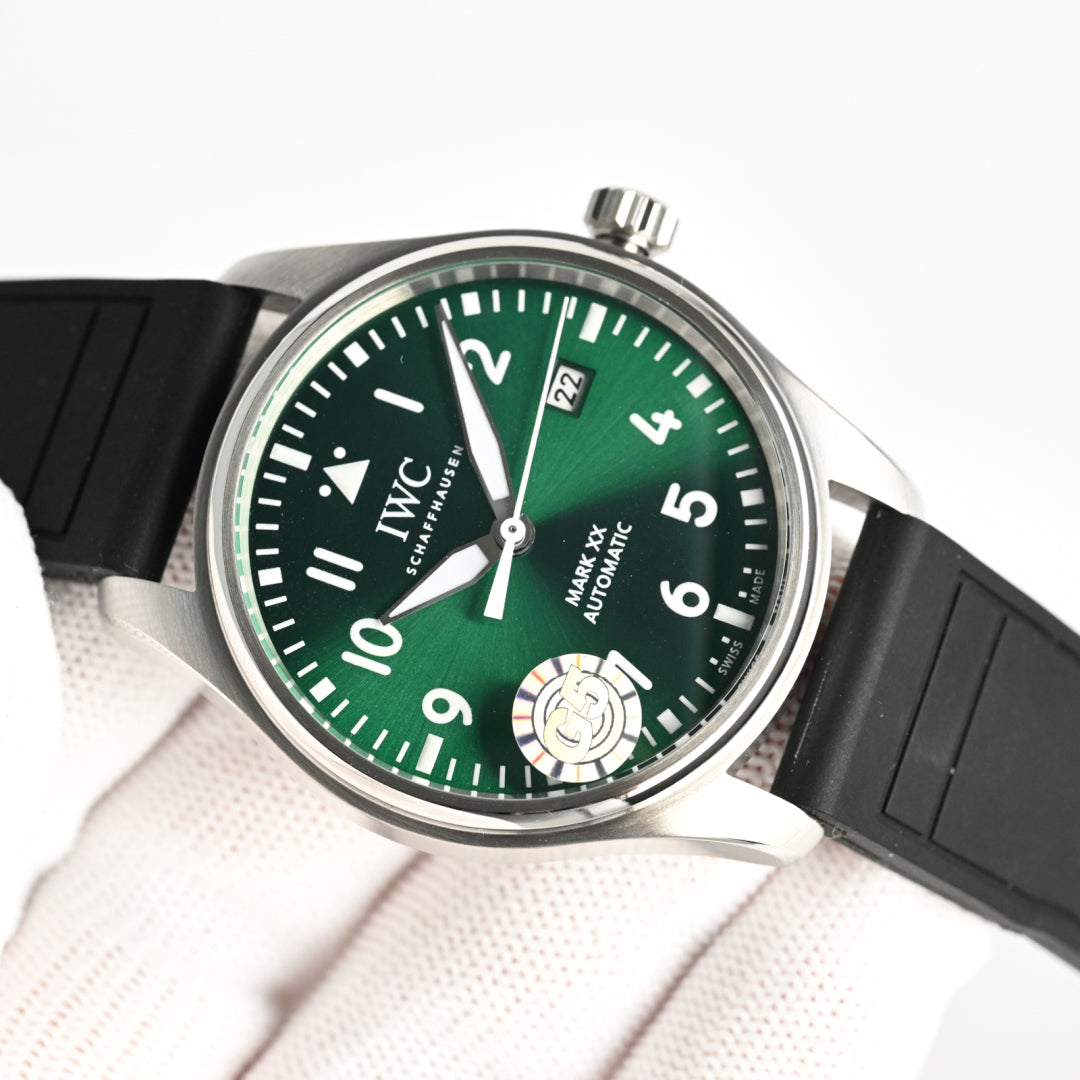 IWC PILOT'S WATCHES Mercedes-AMG PETRONAS Formula One™ Team IW328210